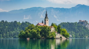 Green heart slovenia hero